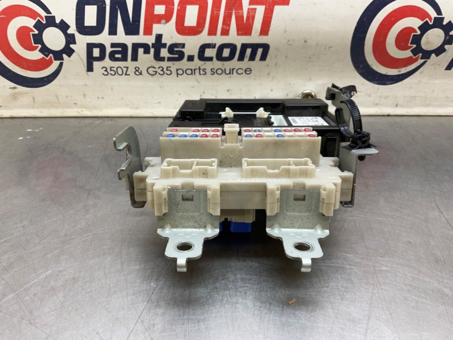 2004 Nissan Z33 350Z BCM Body Control Module Unit 284B1CE800 OEM 14BALFC - On Point Parts Inc