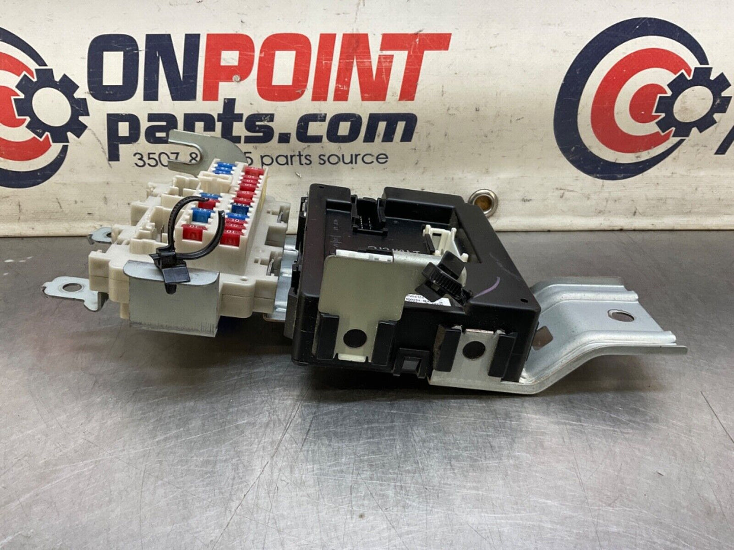 2004 Nissan Z33 350Z BCM Body Control Module Unit 284B1CE800 OEM 14BALFC - On Point Parts Inc