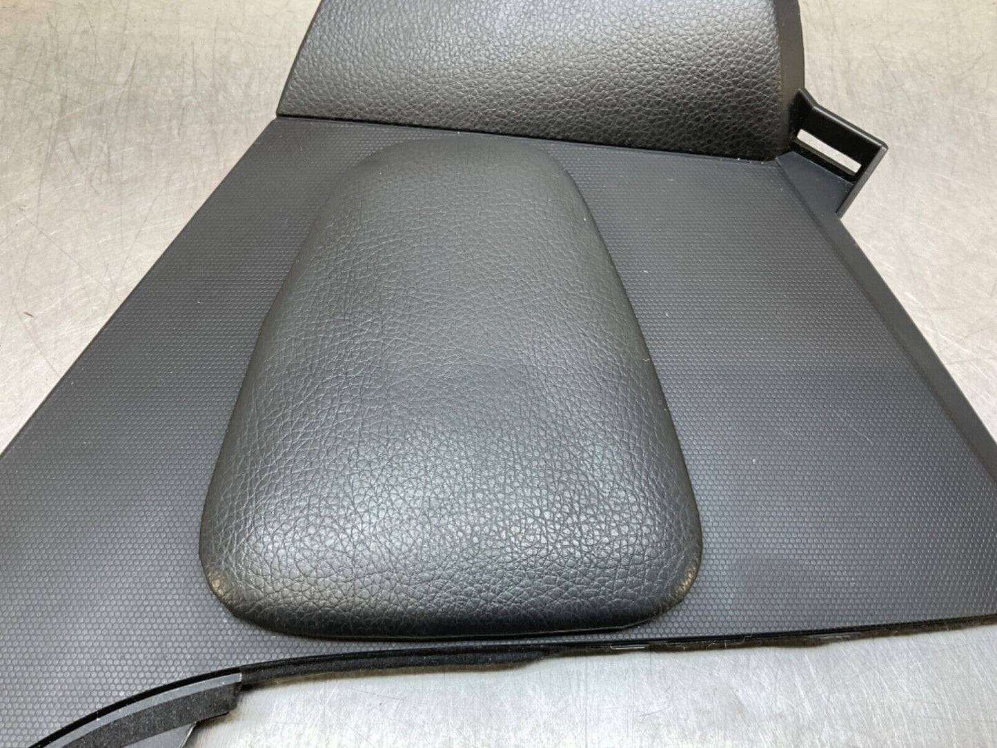 2004Nissan Z33 350Z Driver Left Center Console Knee Kick Panel 68135 OEM 14BALFA - On Point Parts Inc