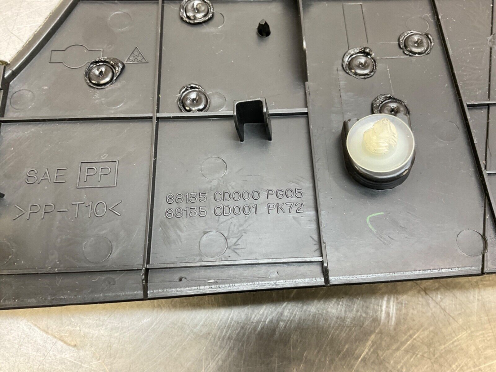 2004Nissan Z33 350Z Driver Left Center Console Knee Kick Panel 68135 OEM 14BALFA - On Point Parts Inc