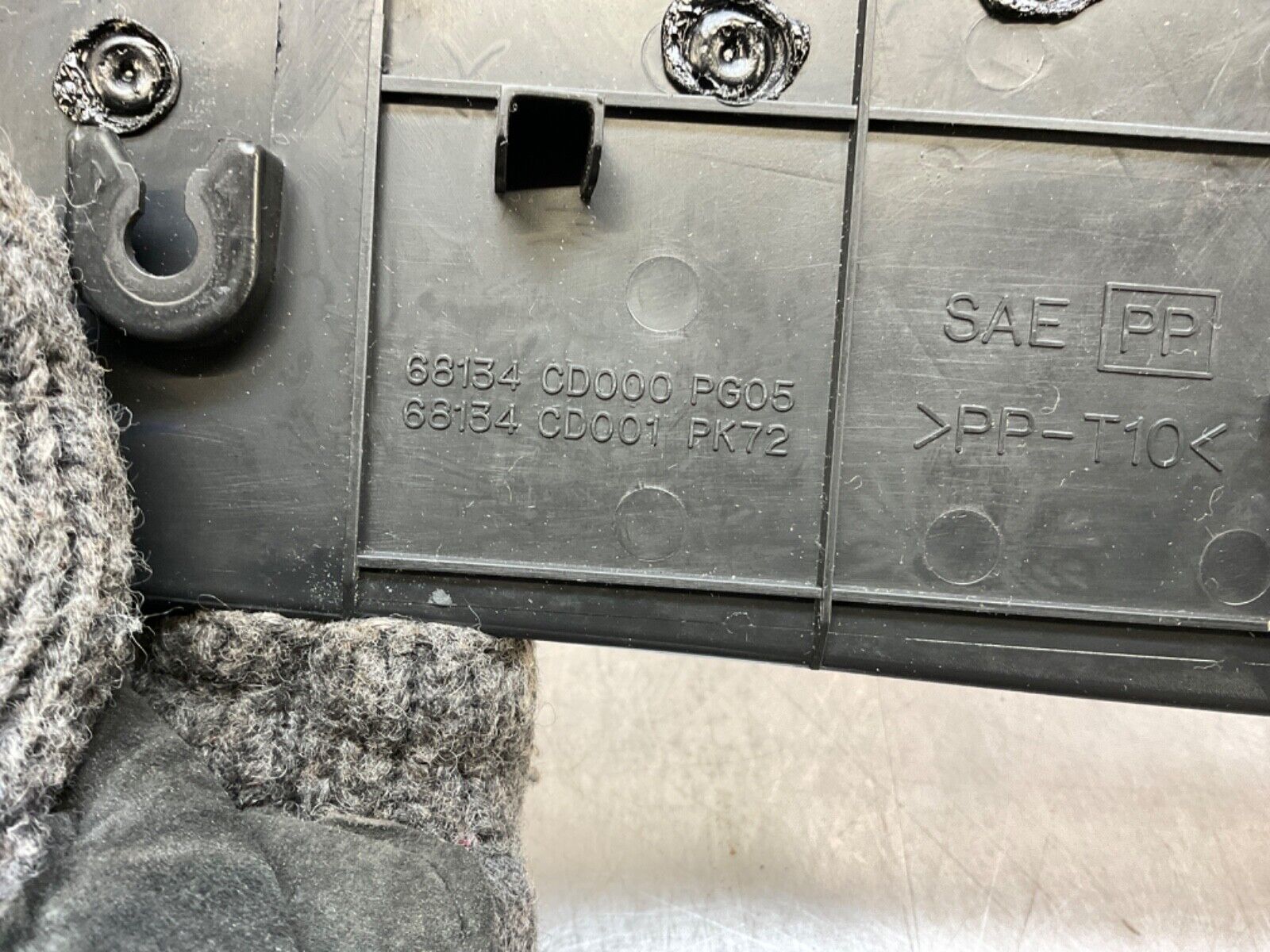 2004 Nissan Z33 350Z Passenger Center Console Knee Kick Panel 68134 OEM 14BALFE - On Point Parts Inc