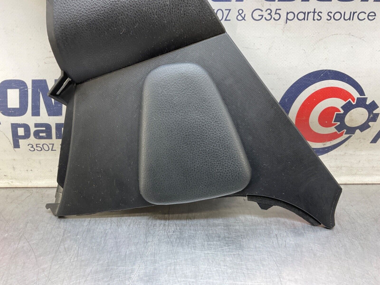 2004 Nissan Z33 350Z Passenger Center Console Knee Kick Panel 68134 OEM 14BALFE - On Point Parts Inc