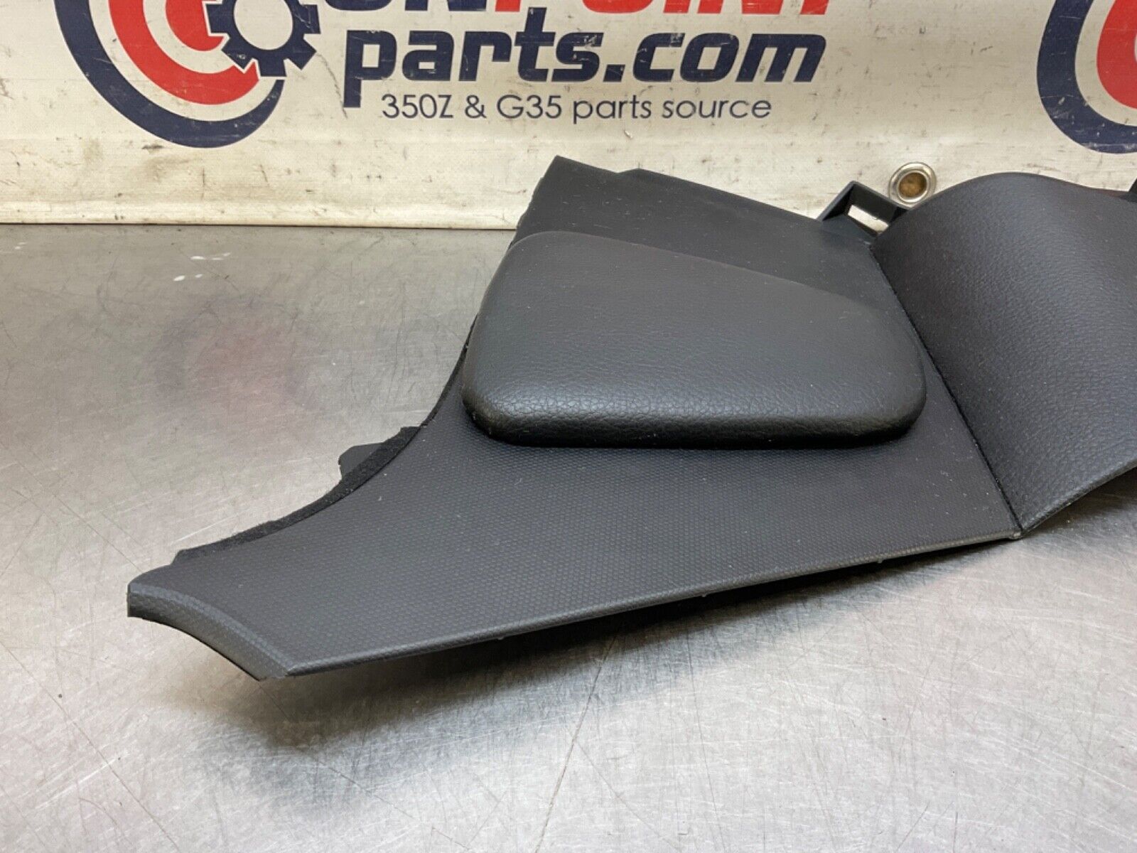 2004 Nissan Z33 350Z Passenger Center Console Knee Kick Panel 68134 OEM 14BALFE - On Point Parts Inc