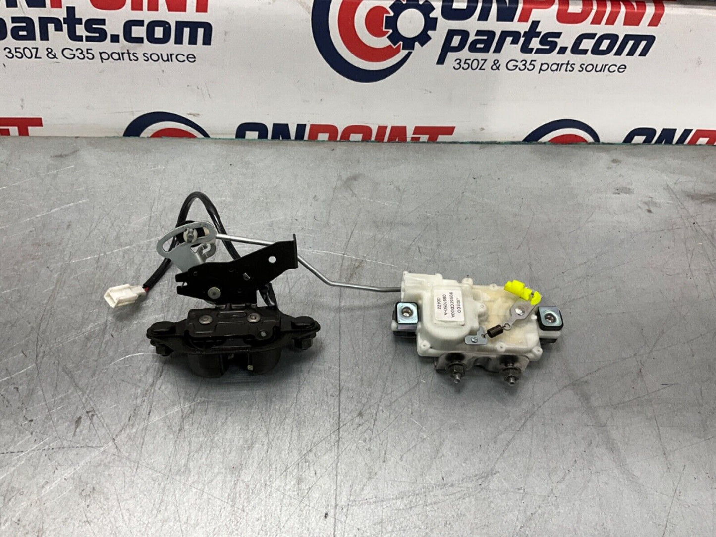 2004 Nissan Z33 350Z Rear Trunk Hatch Lock Actuator and Latch OEM 14BALFC - On Point Parts Inc