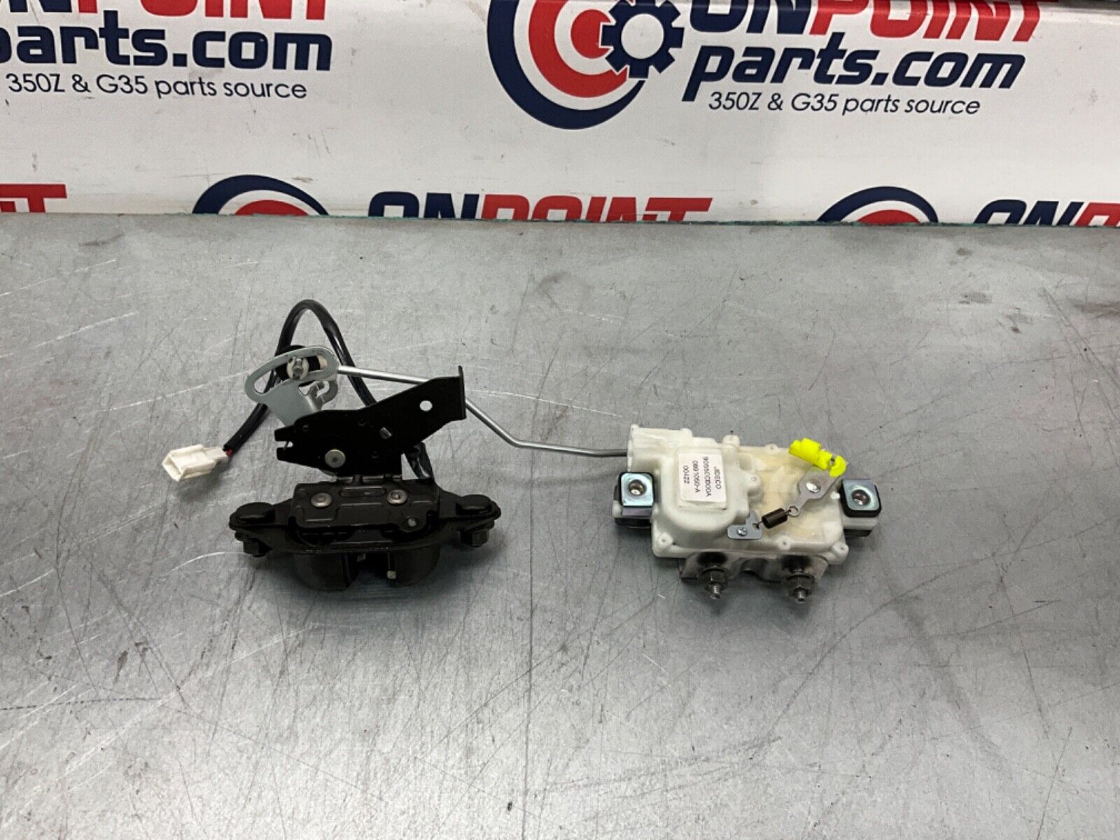 2004 Nissan Z33 350Z Rear Trunk Hatch Lock Actuator and Latch OEM 14BALFC - On Point Parts Inc