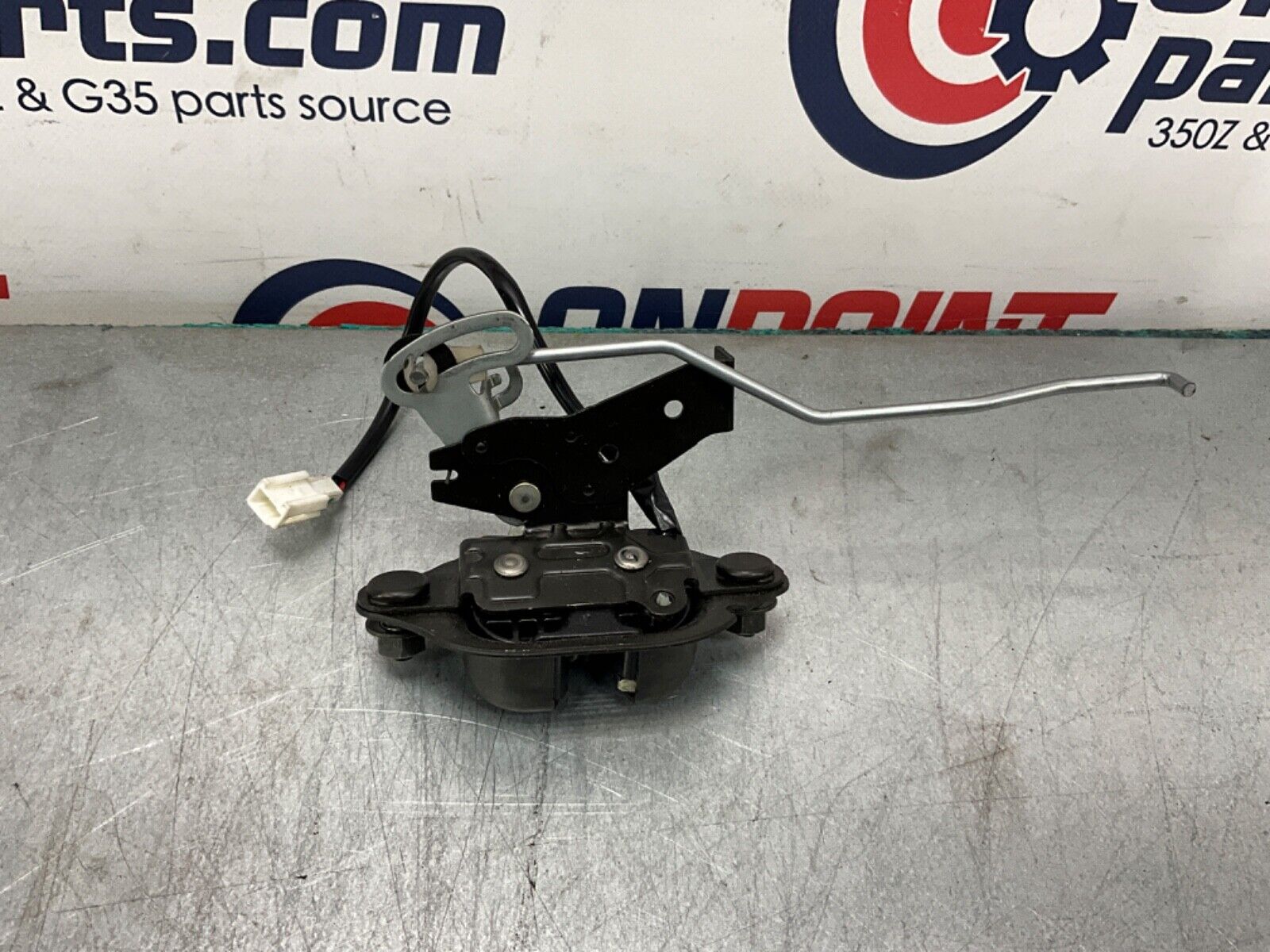 2004 Nissan Z33 350Z Rear Trunk Hatch Lock Actuator and Latch OEM 14BALFC - On Point Parts Inc