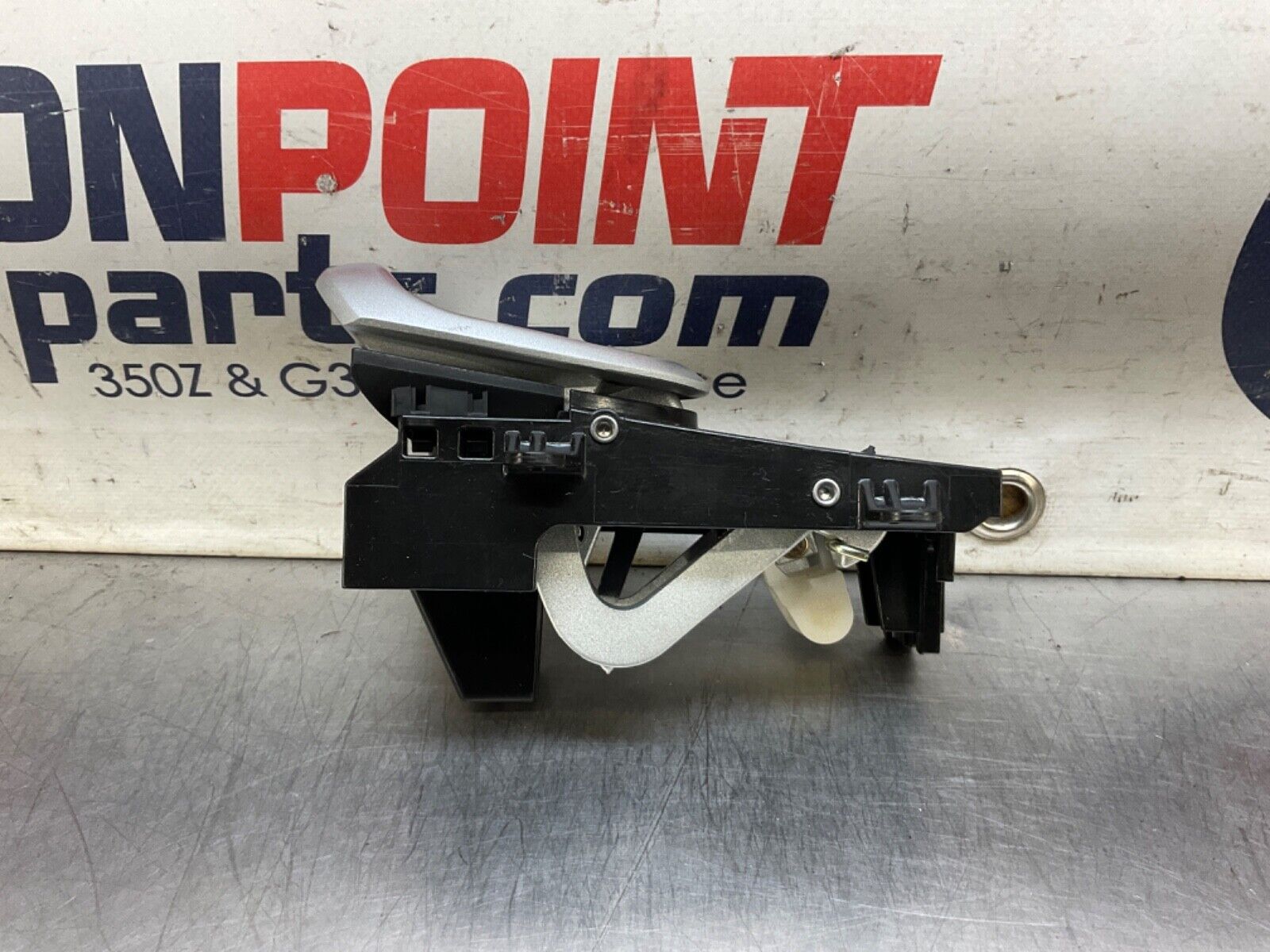 2004 Nissan Z33 350Z Passenger Right Door Handle OEM 14BALFE - On Point Parts Inc