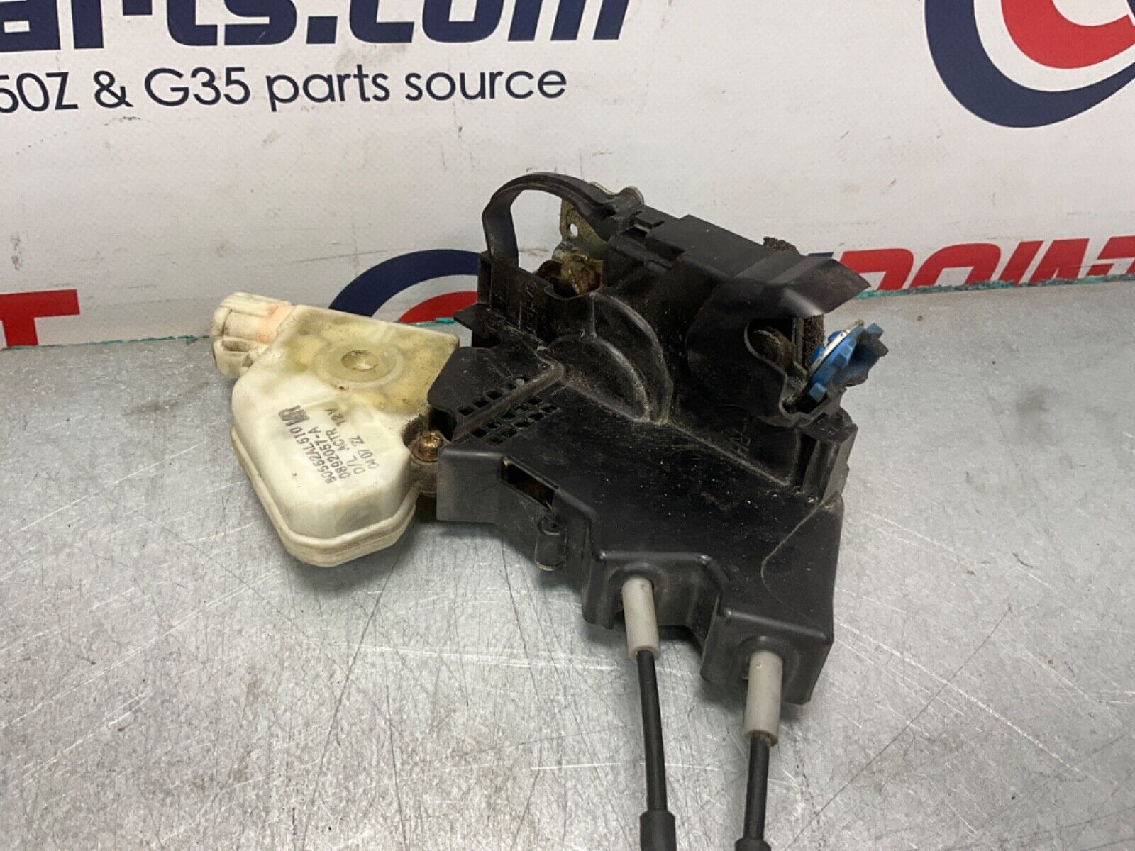 2004 Nissan Z33 350Z Passenger Right Front Door Lock Actuator OEM 14BALFE - On Point Parts Inc