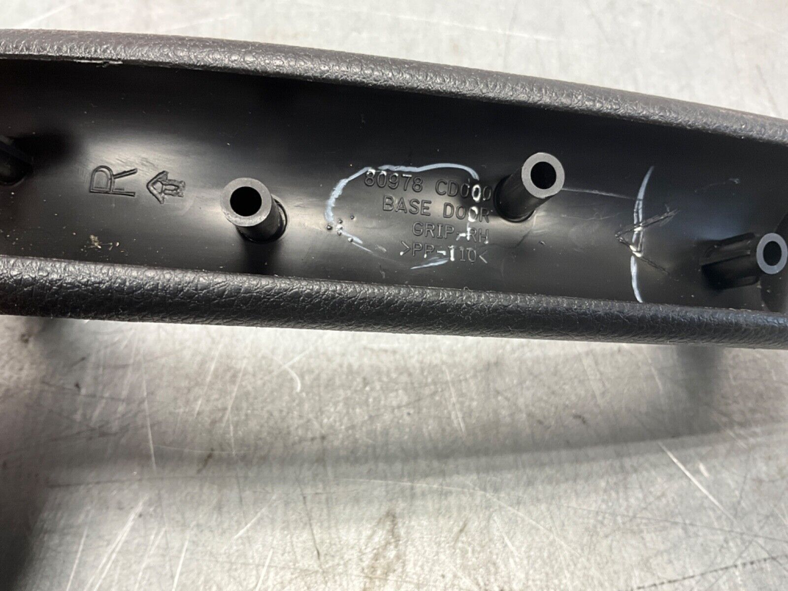 2004 Nissan Z33 350Z Passenger Right Interior Door Grip Pull Handle OEM 14BALFE - On Point Parts Inc