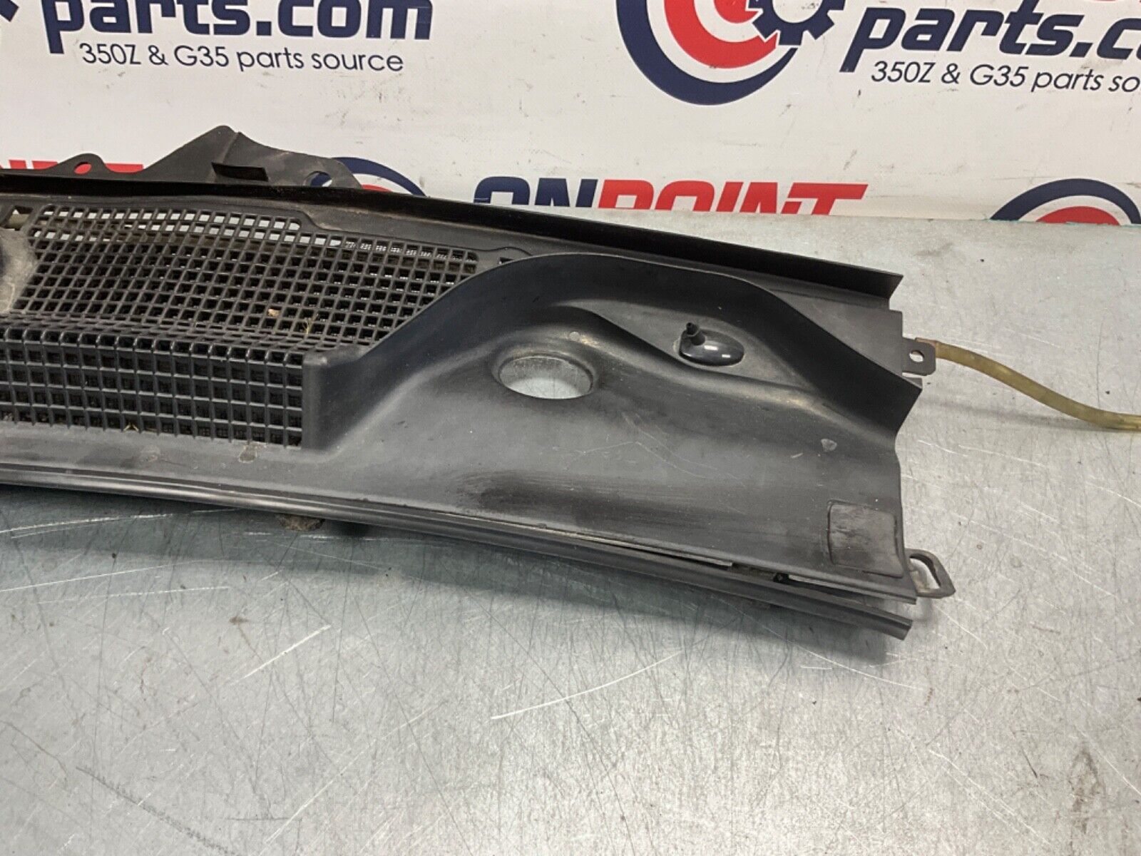 2004 Nissan Z33 350Z Front Left Right Windshield Hood Cowl OEM 14BALF3 - On Point Parts Inc