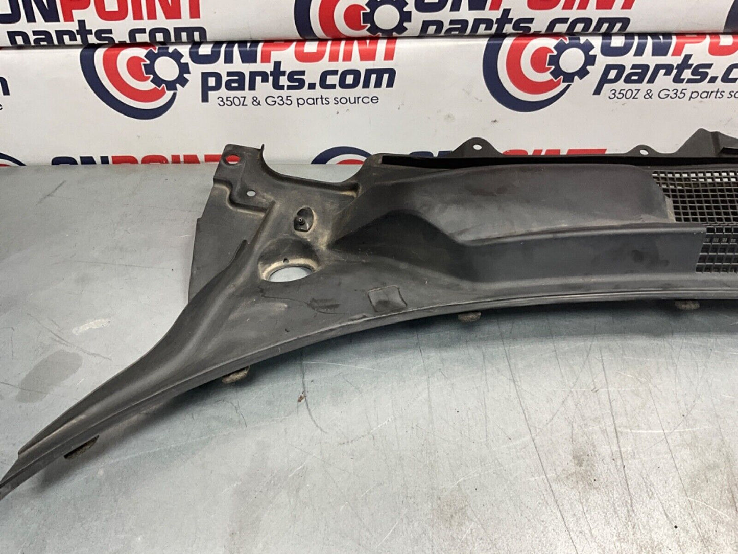 2004 Nissan Z33 350Z Front Left Right Windshield Hood Cowl OEM 14BALF3 - On Point Parts Inc