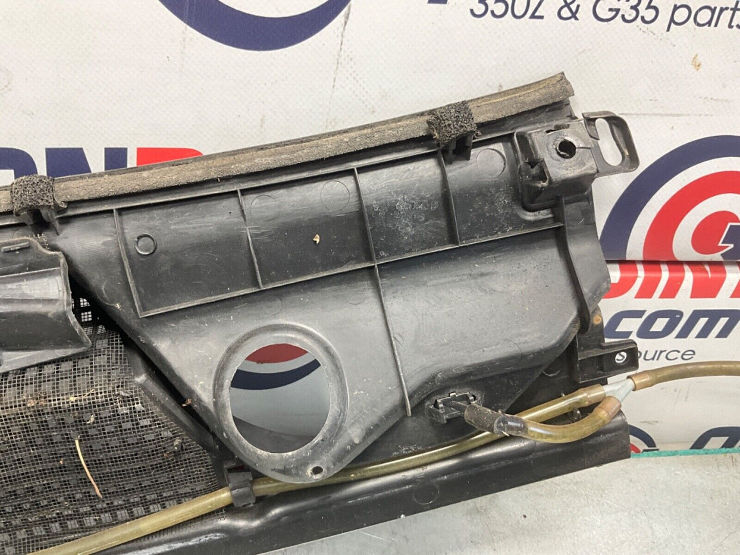 2004 Nissan Z33 350Z Front Left Right Windshield Hood Cowl OEM 14BALF3 - On Point Parts Inc