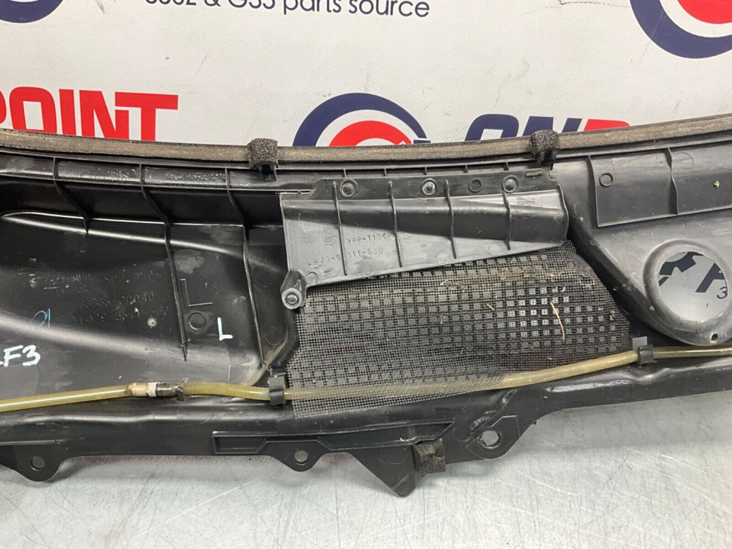 2004 Nissan Z33 350Z Front Left Right Windshield Hood Cowl OEM 14BALF3 - On Point Parts Inc