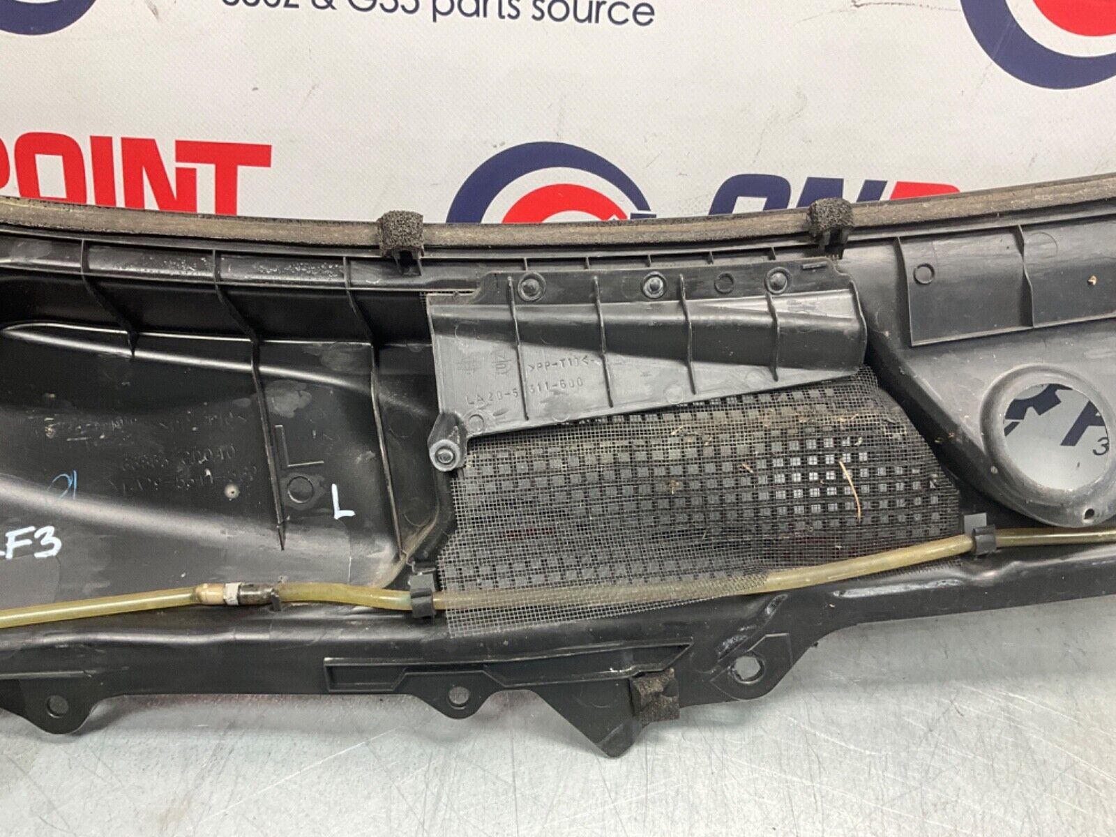 2004 Nissan Z33 350Z Front Left Right Windshield Hood Cowl OEM 14BALF3 - On Point Parts Inc