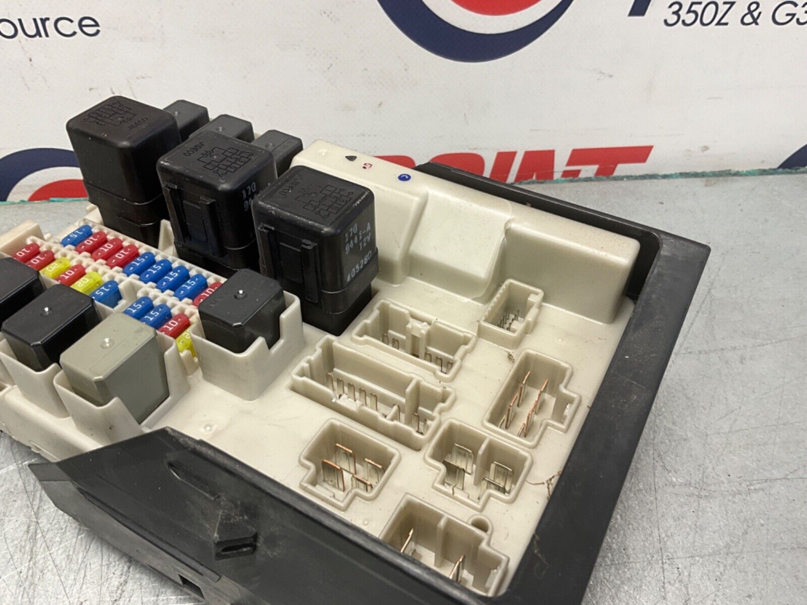2004 Nissan Z33 350Z Large IPDM Fuse Relay Box 284B7AQ006 OEM 14BALFE - On Point Parts Inc