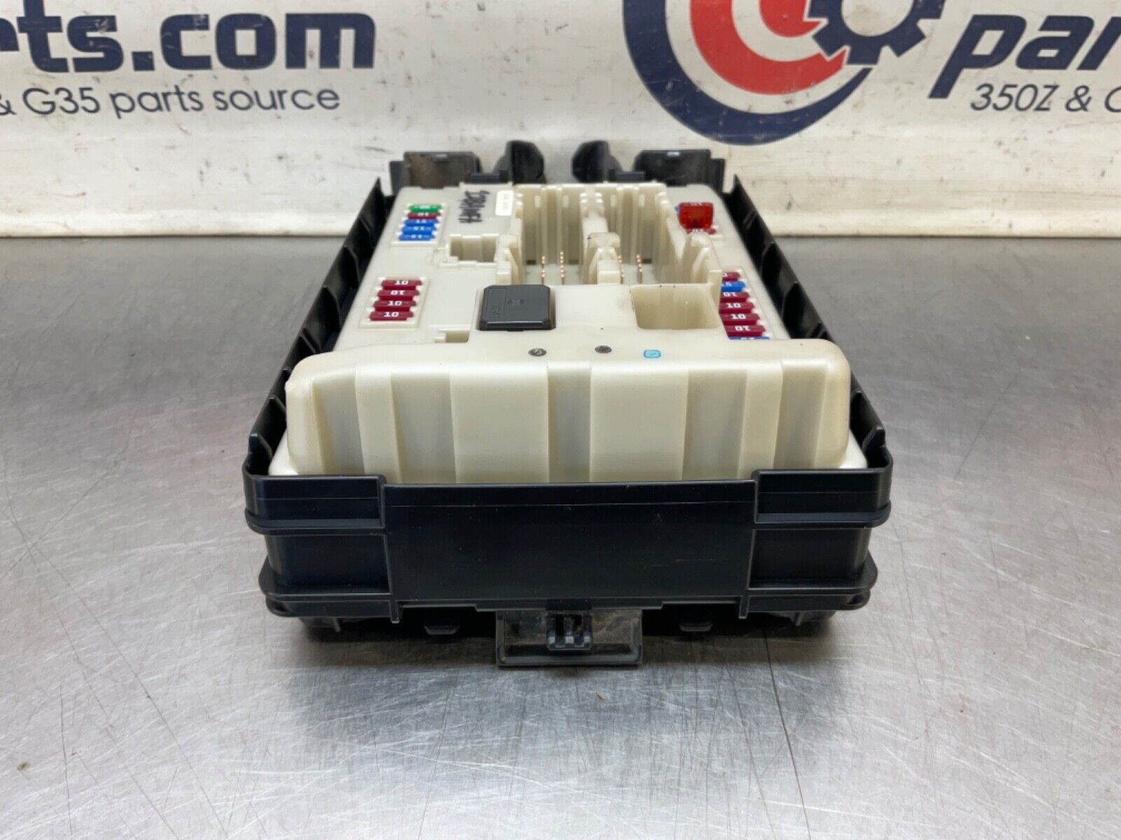 2009 Infiniti V36 G37 IPDM Engine Large Fuse Relay Module Box 284B7 OEM 12BAWFA - On Point Parts Inc