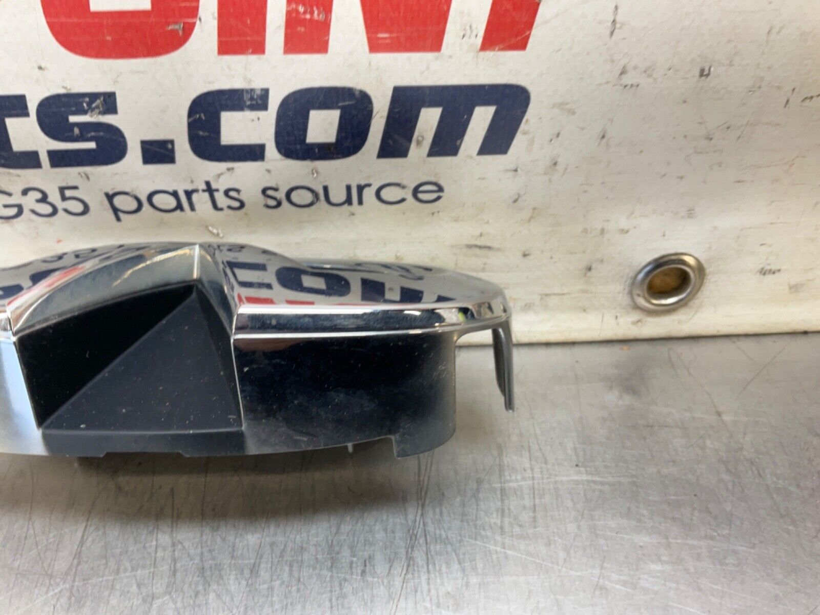 2009 Infiniti V36 G37 Front Grille Emblem  OEM 12BAWFC - On Point Parts Inc