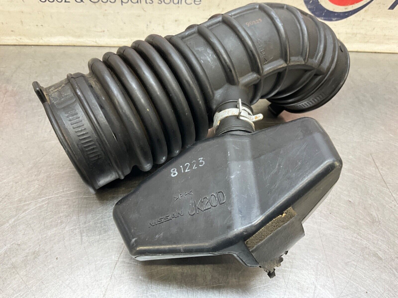 2 2009 Infiniti V36 G37 VQ37VHR Left Right Air Intake Tube Ducts OEM 12BAWFI - On Point Parts Inc