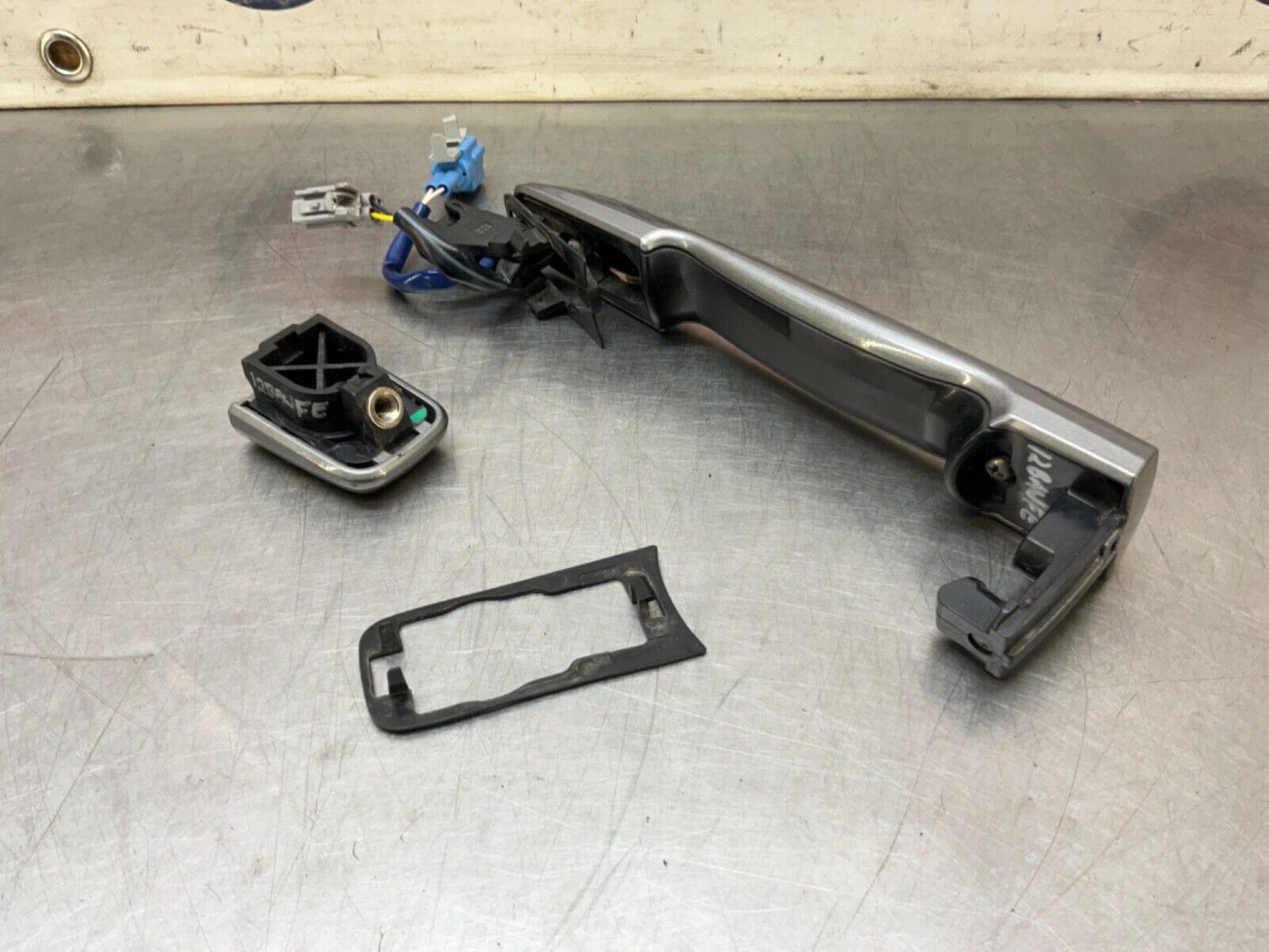 2009 Infiniti V36 G37 Passenger Right Front Exterior Door Handle OEM 12BAWFE - On Point Parts Inc