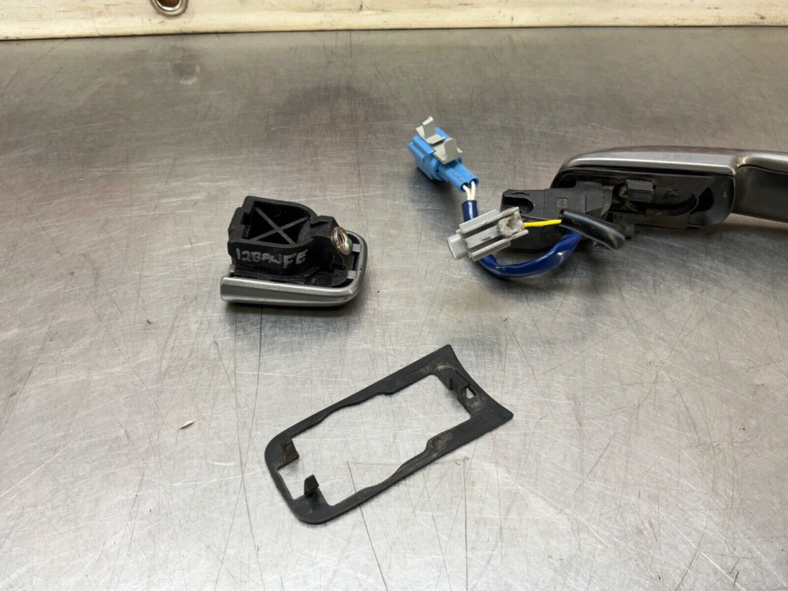 2009 Infiniti V36 G37 Passenger Right Front Exterior Door Handle OEM 12BAWFE - On Point Parts Inc