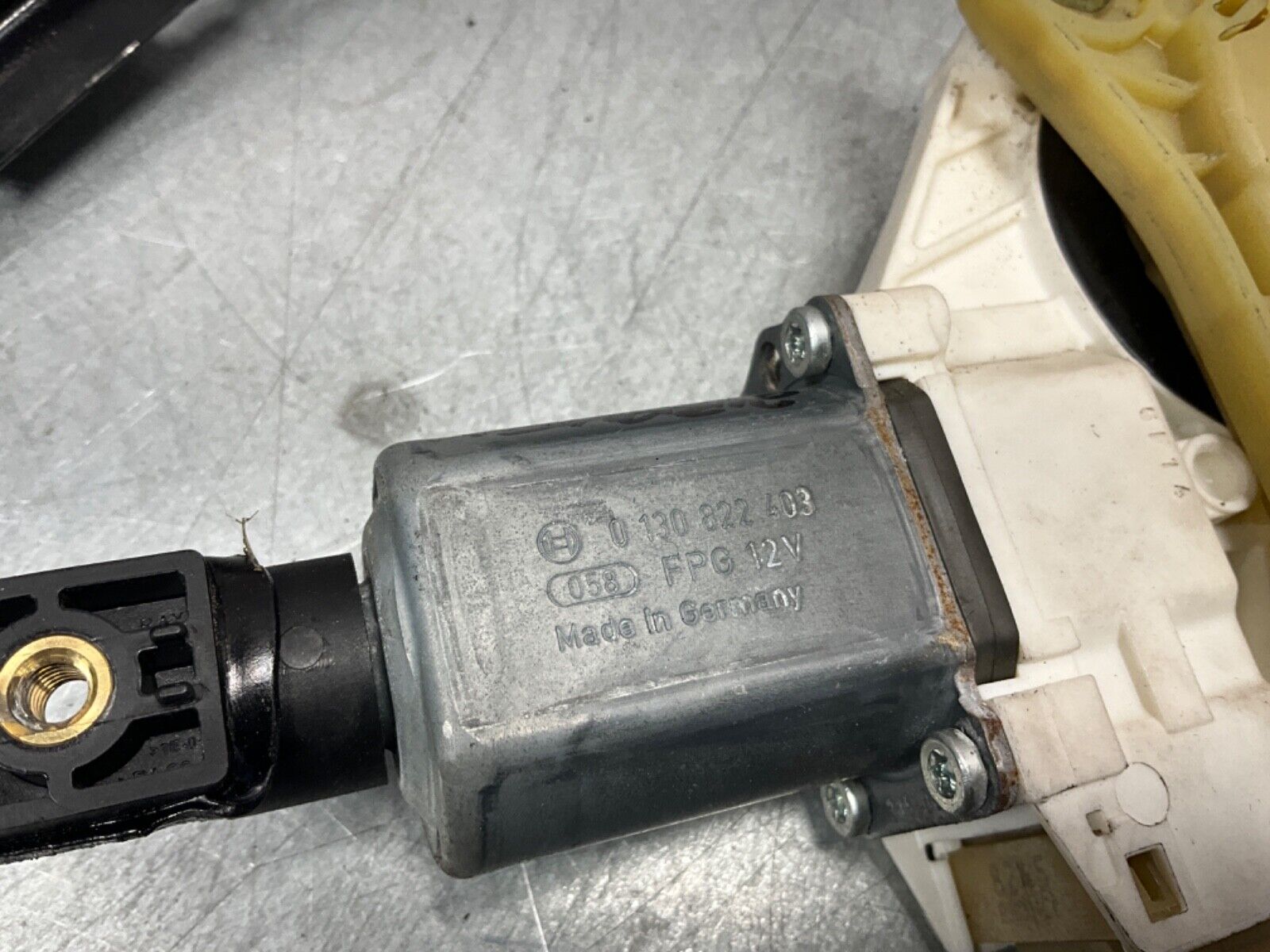 2009 BMW E92 335i Coupe Passenger Right Window Regulator Motor OEM 21BA4FK - On Point Parts Inc