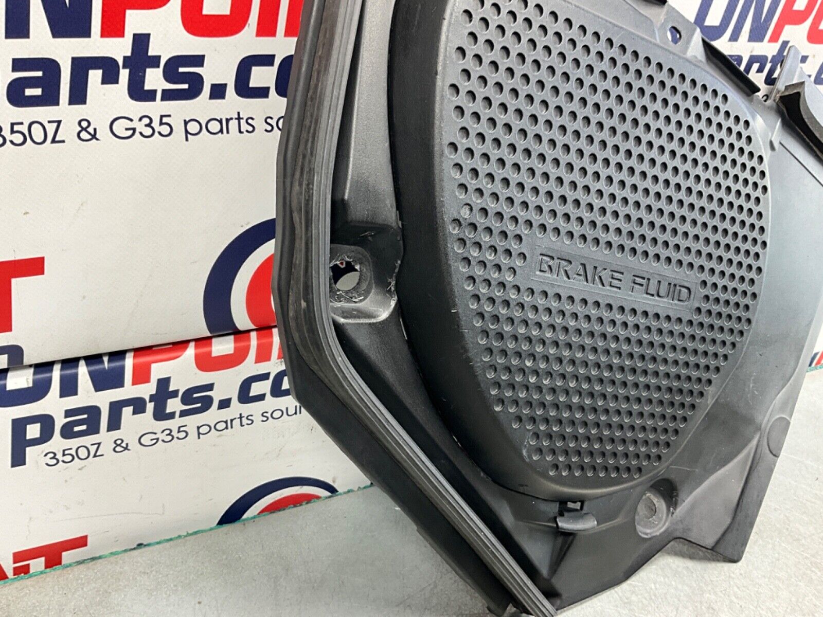 2007 Nissan Z33 350Z Brake Fluid Cover Trim OEM 25BBMF3 - On Point Parts Inc