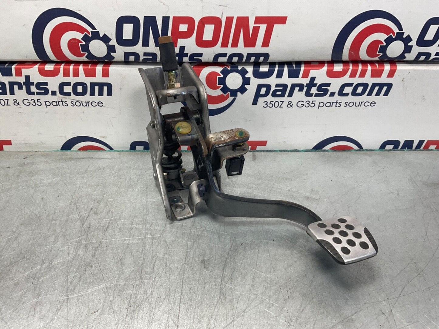 2007 Nissan Z33 350Z 6MT Manual Clutch Pedal  and Bracket OEM 25BBMFK - On Point Parts Inc