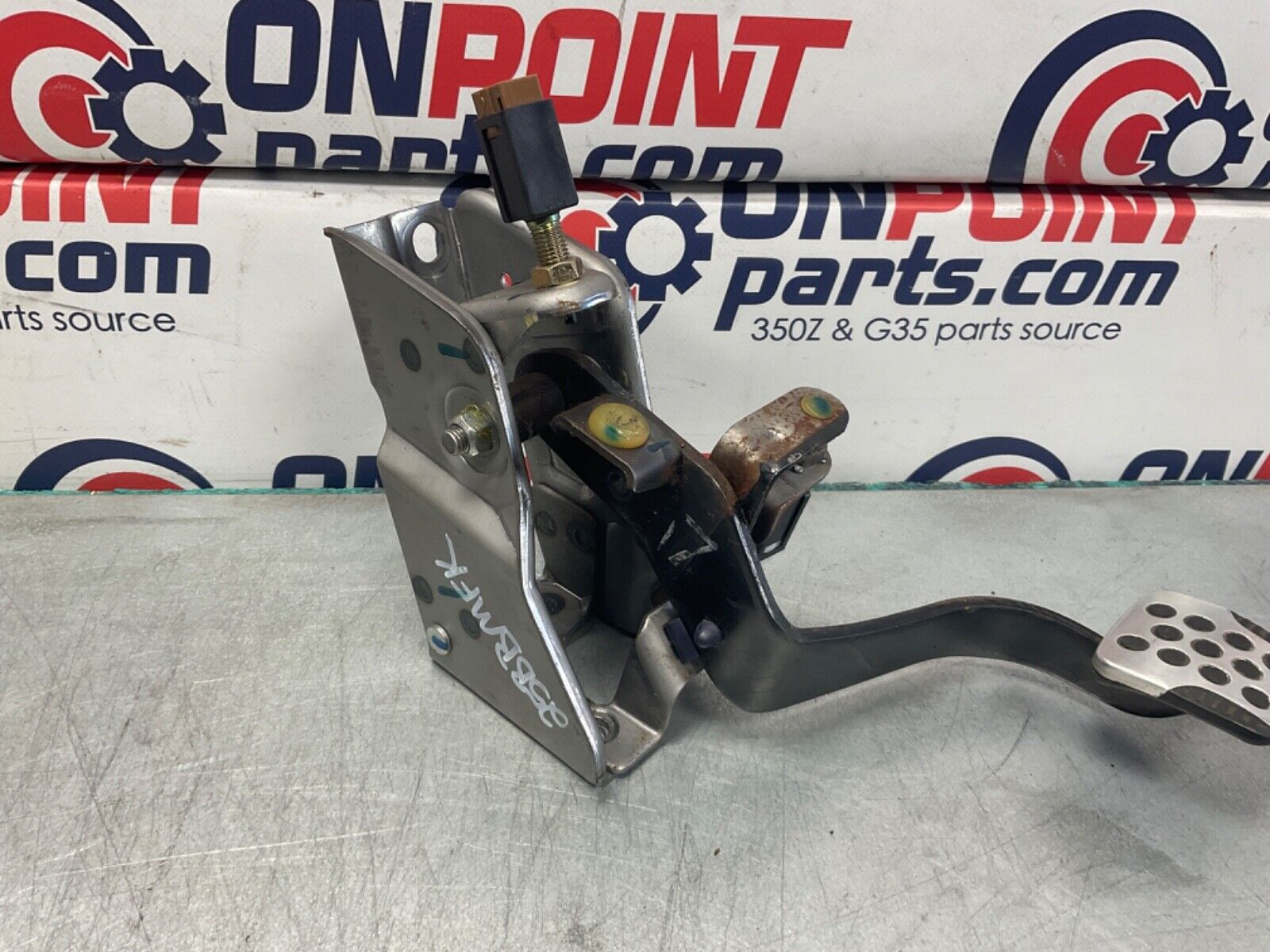2007 Nissan Z33 350Z 6MT Manual Clutch Pedal  and Bracket OEM 25BBMFK - On Point Parts Inc