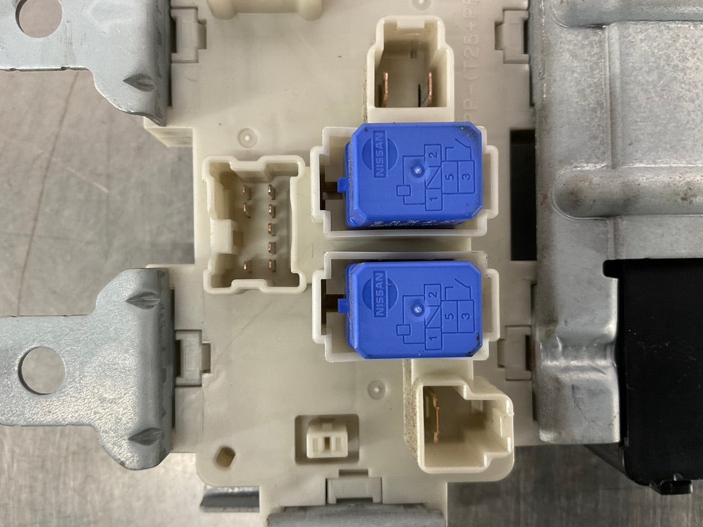 2006 Nissan 350Z BCM Body Control Module Fuse Box 284B1CF40A OEM 12BI3DC - On Point Parts Inc