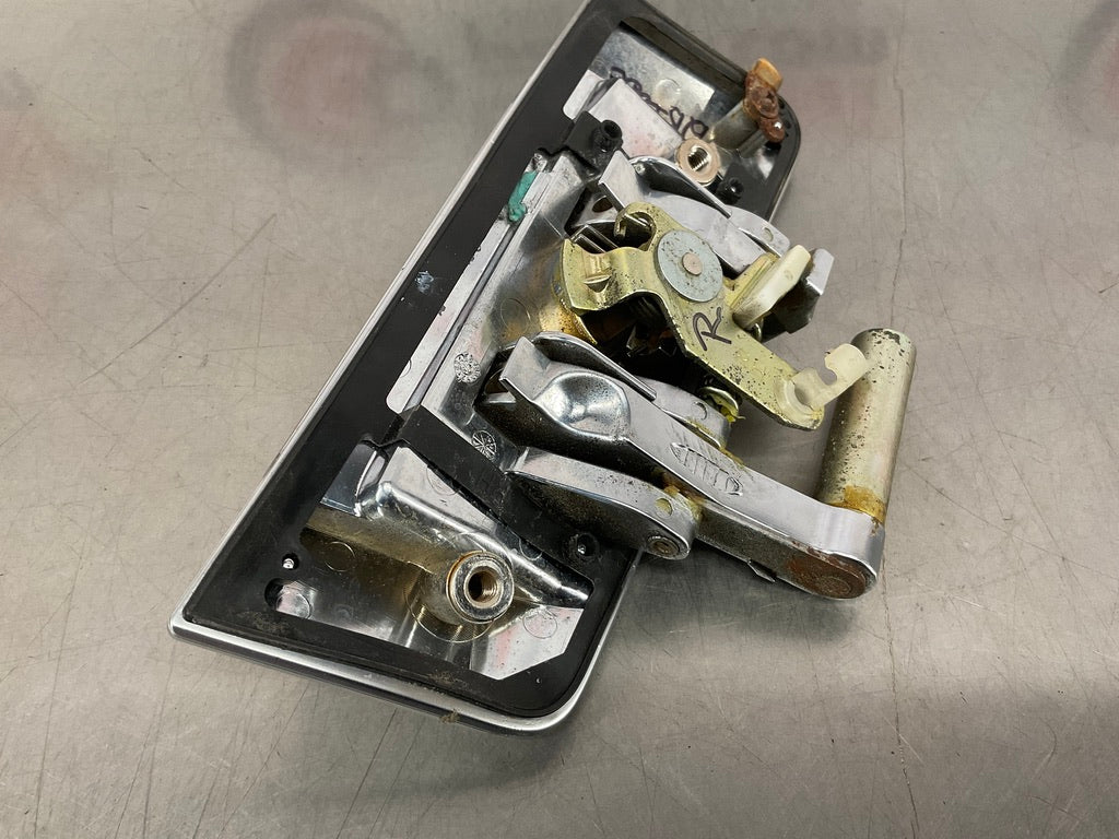 2006 Nissan 350Z Passenger Right Exterior Door Handle OEM 12BI3DE - On Point Parts Inc