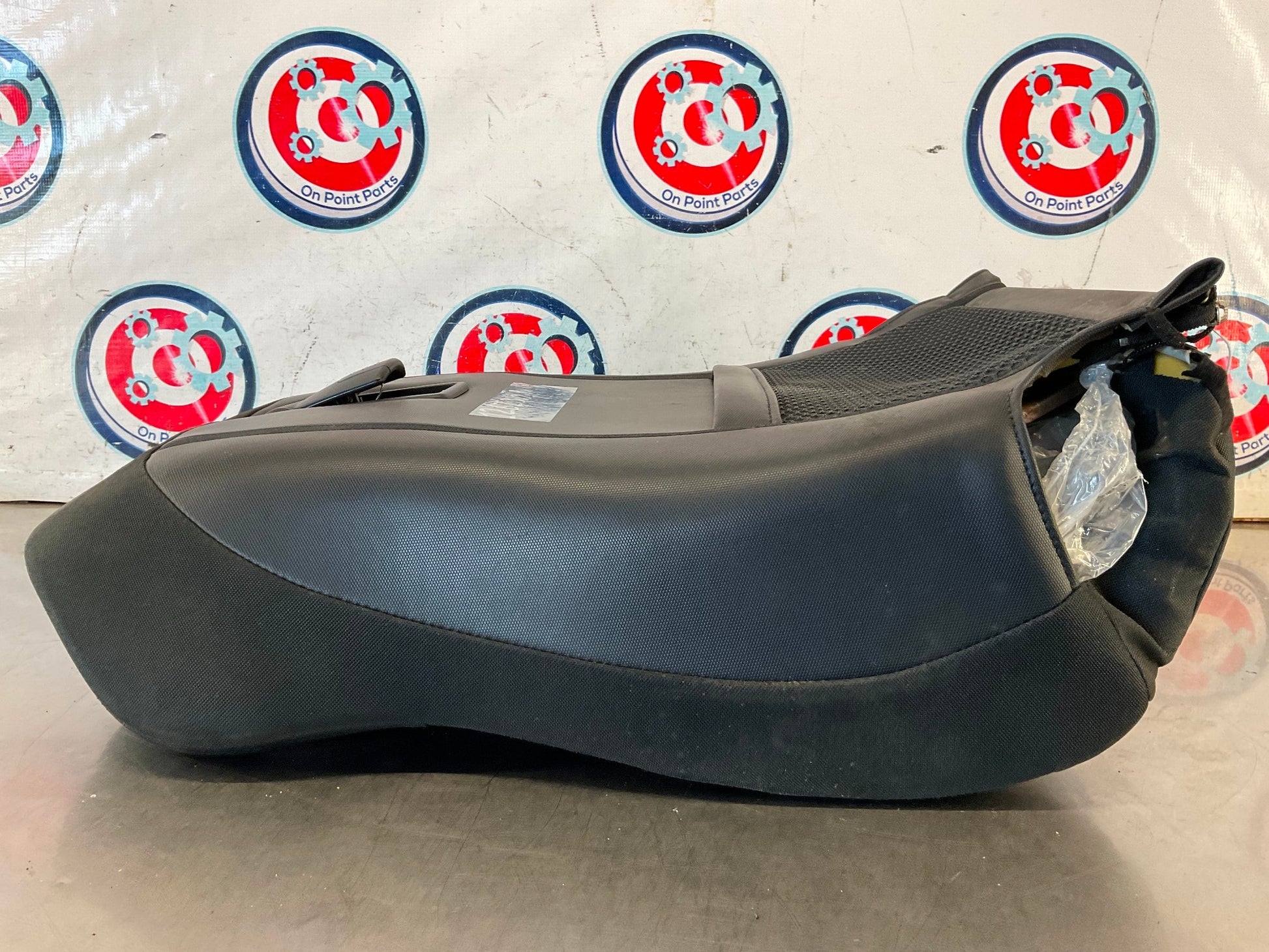 2006 Nissan 350Z Passenger Right Front Backrest Cloth Cushion OEM 12BI3D9 - On Point Parts Inc