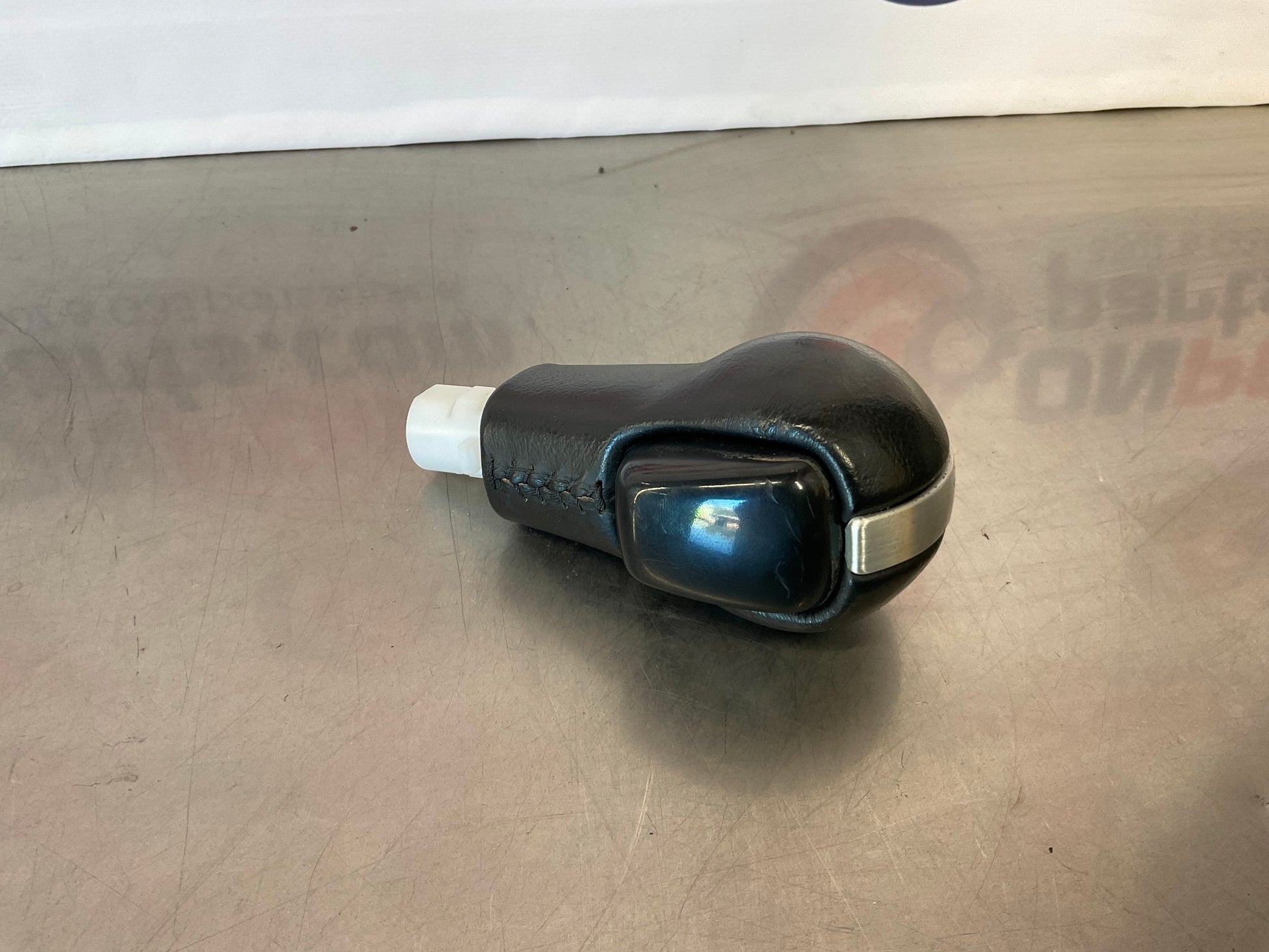 2006 Nissan 350Z Automatic Shift Knob OEM 21BJFDC - On Point Parts Inc