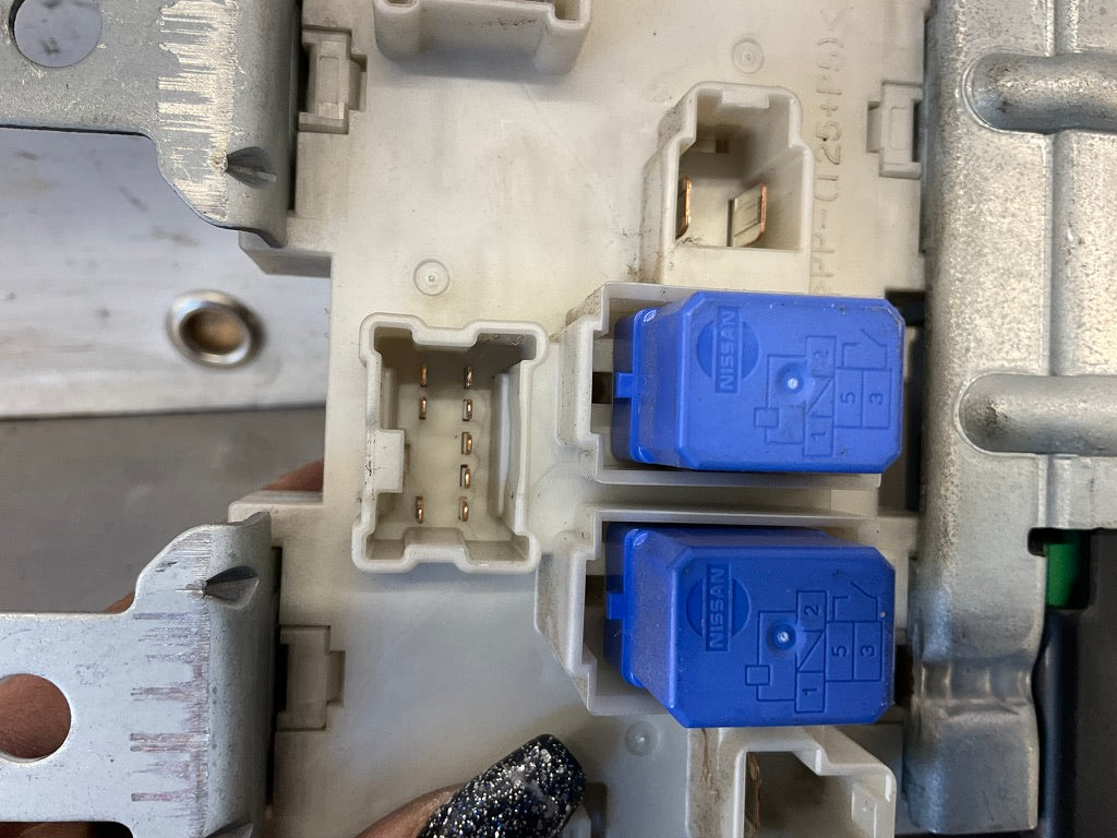 2003 Infiniti G35 Coupe Automatic BCM Body Control Module 284B1AM821 OEM 22BDREA - On Point Parts Inc