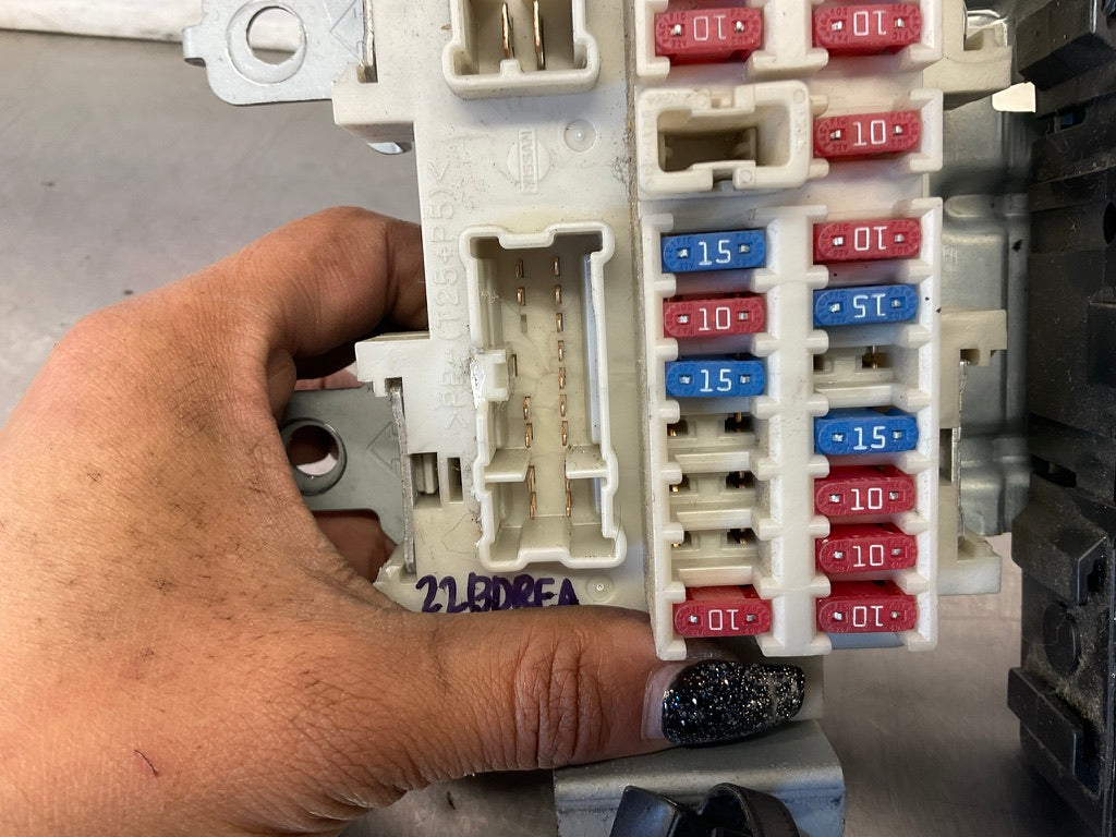 2003 Infiniti G35 Coupe Automatic BCM Body Control Module 284B1AM821 OEM 22BDREA - On Point Parts Inc