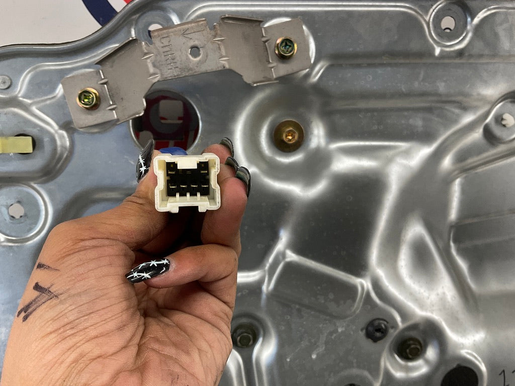 2003 Infiniti G35 Passenger Right Window Regulator Motor Assembly OEM 13BEWE3 - On Point Parts Inc