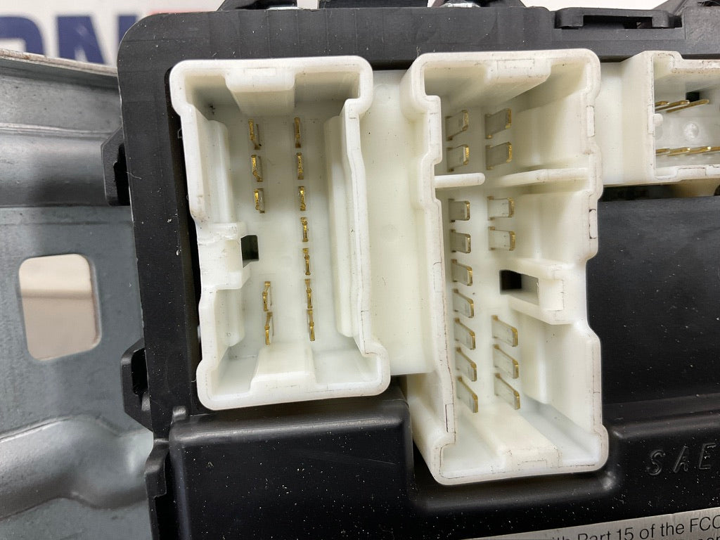 2003 Infiniti G35 Manual BCM Body Control Module 284B1-AM821 OEM 13BEWEC - On Point Parts Inc