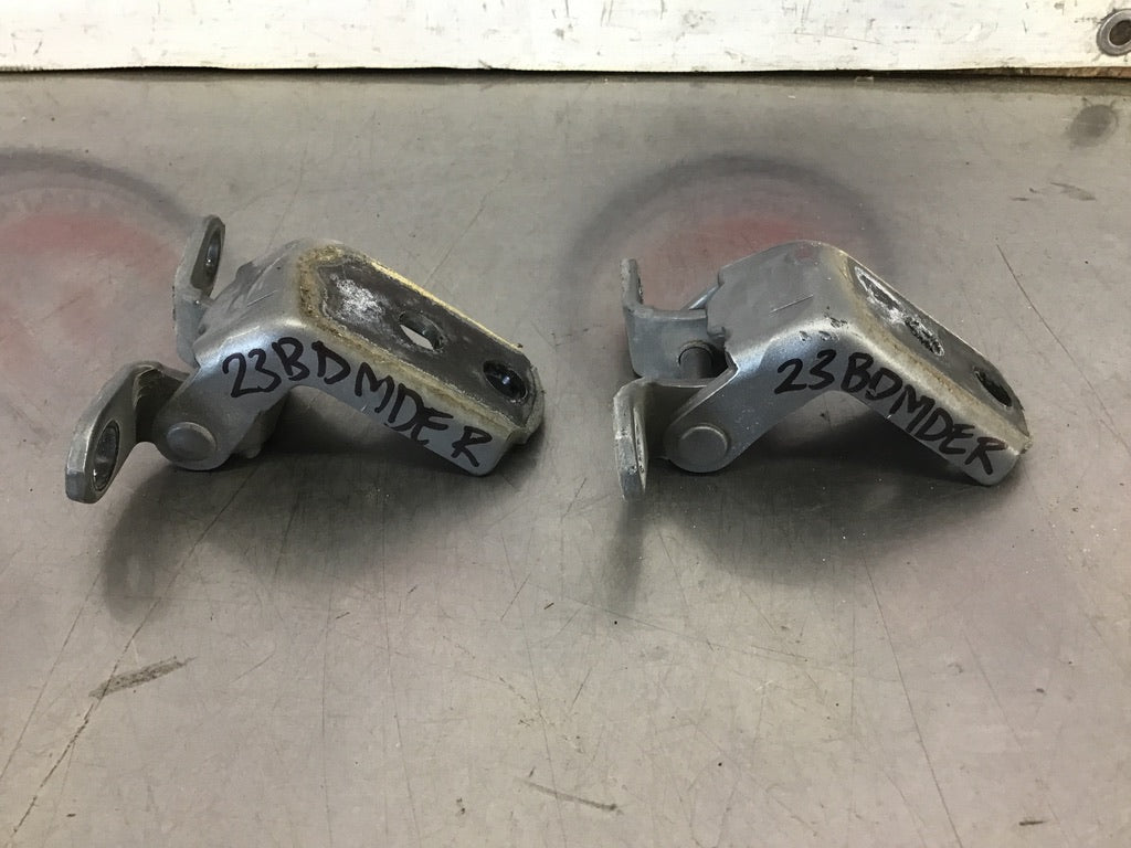 2003 Nissan 350Z Passenger Right Door Hinges OEM 23BDMDE - On Point Parts Inc