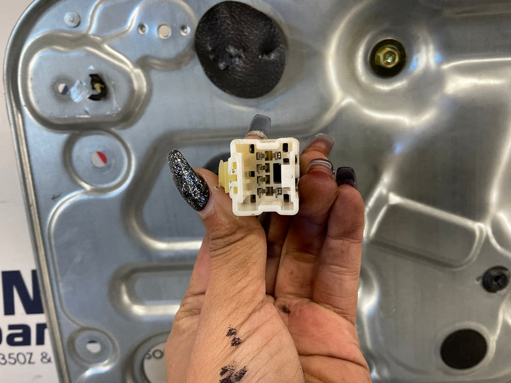 2003 Infiniti G35 Passenger Right Window Regulator Motor Assembly OEM 22BDRE3 - On Point Parts Inc