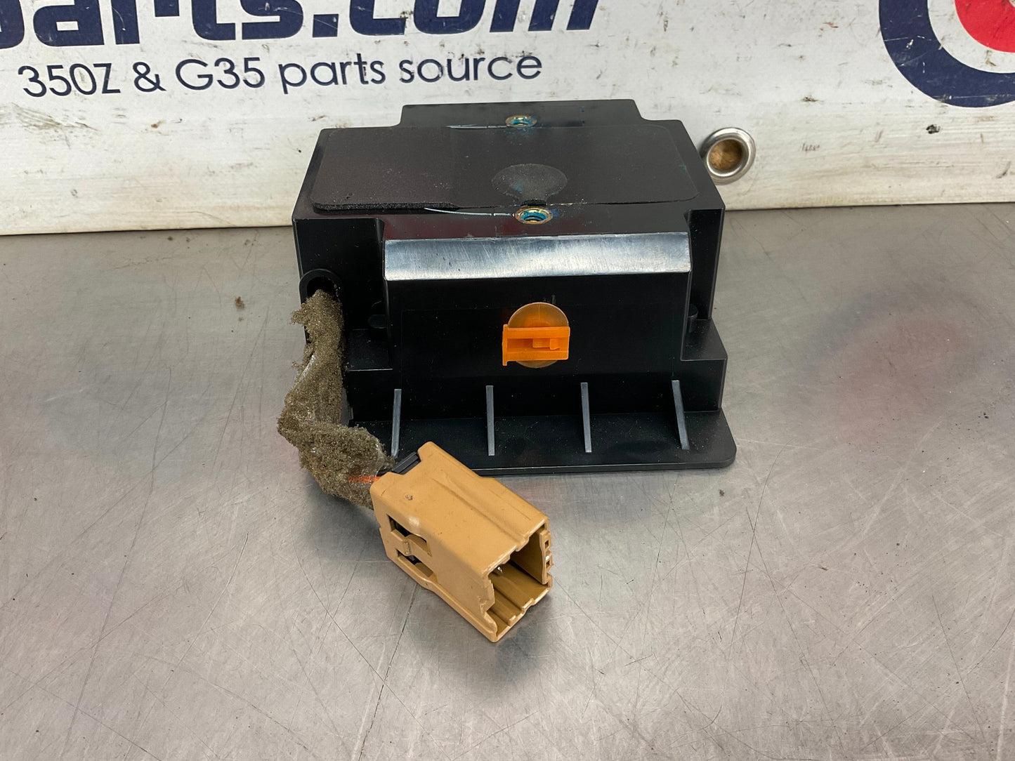 2004 Nissan 350Z Bose Subwoofer Amplifier Module 28060 OEM 14BEQEA - On Point Parts Inc