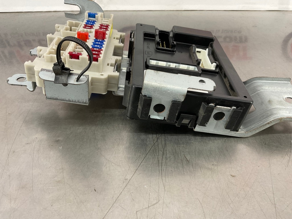 2006 Nissan 350Z BCM Body Control Module Fuse Box 284B1CF40A OEM 12BI3DC - On Point Parts Inc