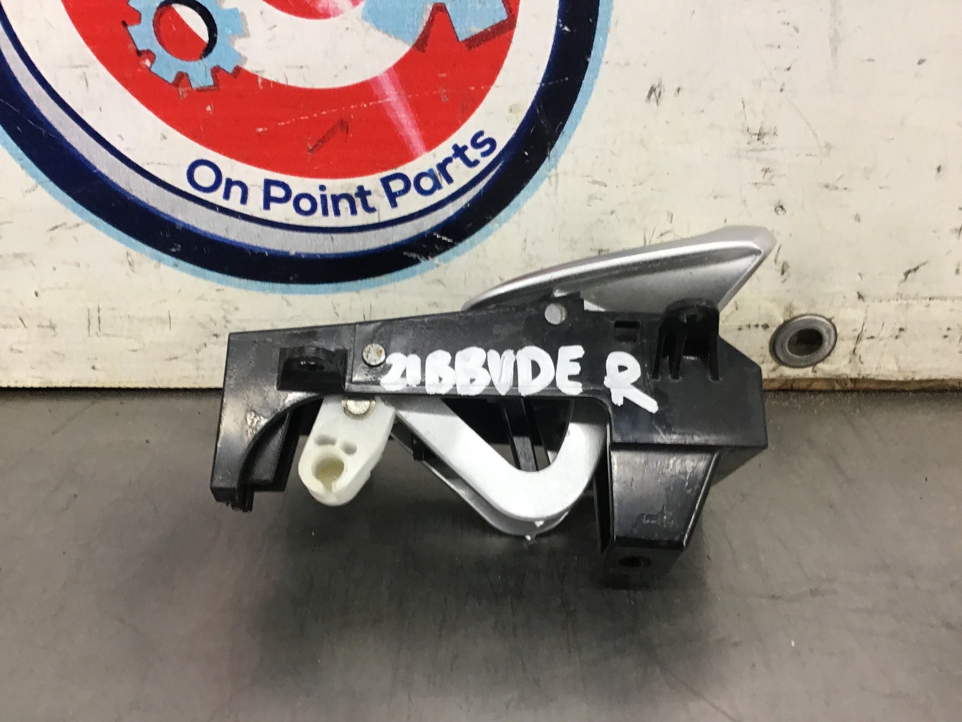 2006 Nissan 350Z Passenger Right Front Interior Door Handle OEM 21BBVDE - On Point Parts Inc