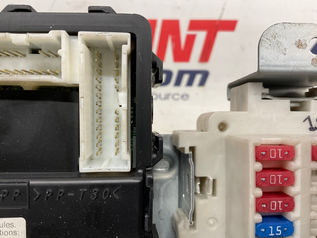 2003 Infiniti G35 Manual BCM Body Control Module 284B1-AM821 OEM 13BEWEC - On Point Parts Inc