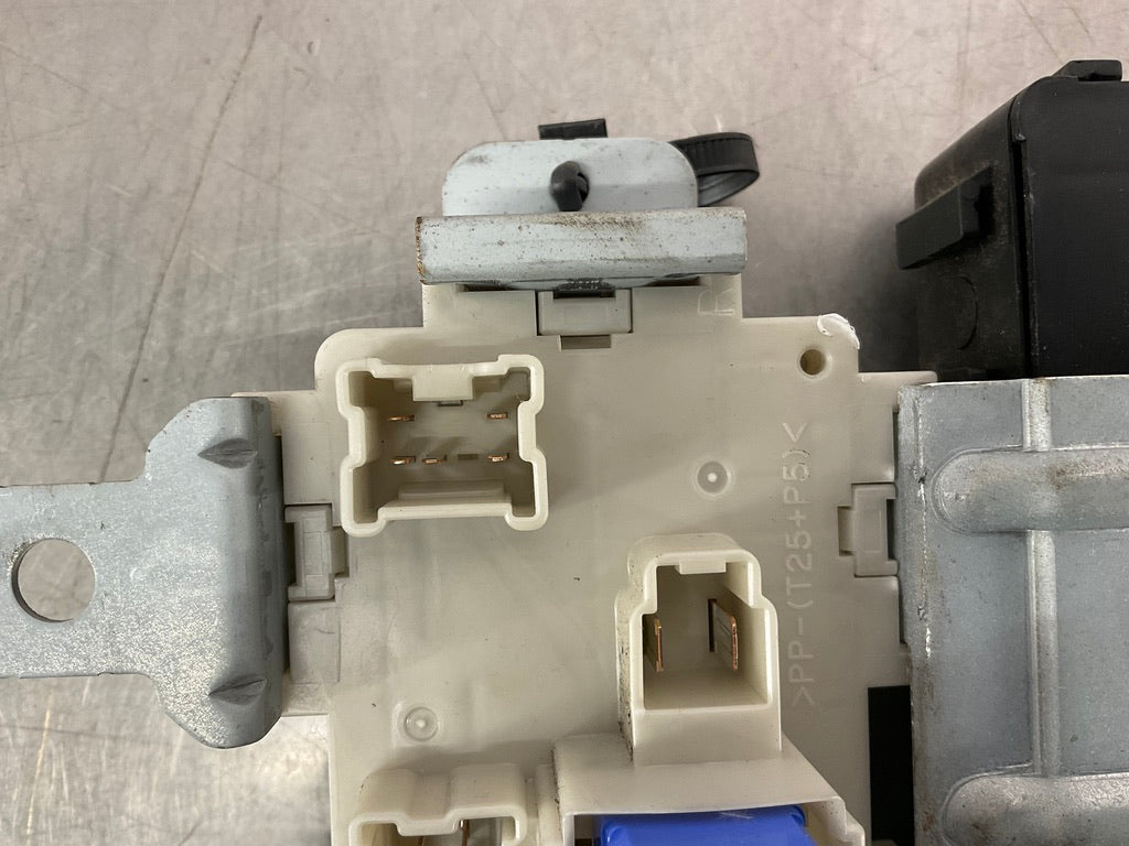 2006 Nissan 350Z BCM Body Control Module Fuse Box 284B1CF40A OEM 12BI3DC - On Point Parts Inc