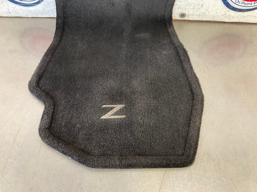 2004 Nissan 350Z Passenger Right Carpet Floor Mat OEM 24BIVD9 - On Point Parts Inc