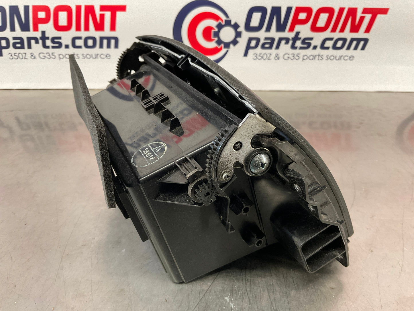 2006 Nissan 350Z Front Interior Center Console Cubby OEM 12BI3DC - On Point Parts Inc