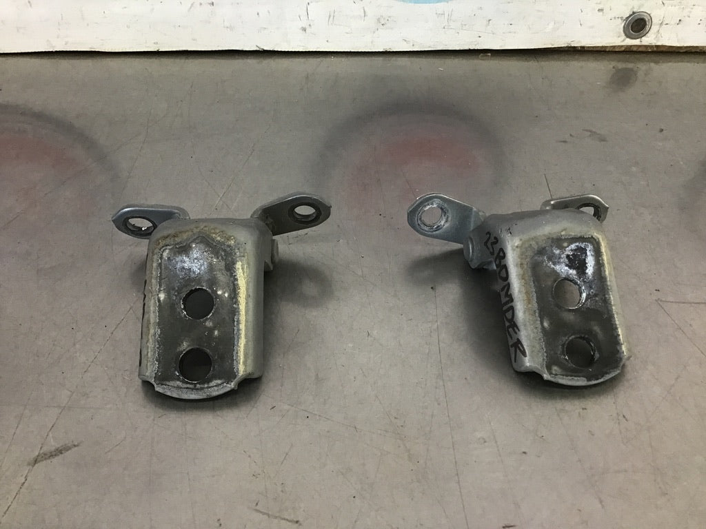 2003 Nissan 350Z Passenger Right Door Hinges OEM 23BDMDE - On Point Parts Inc