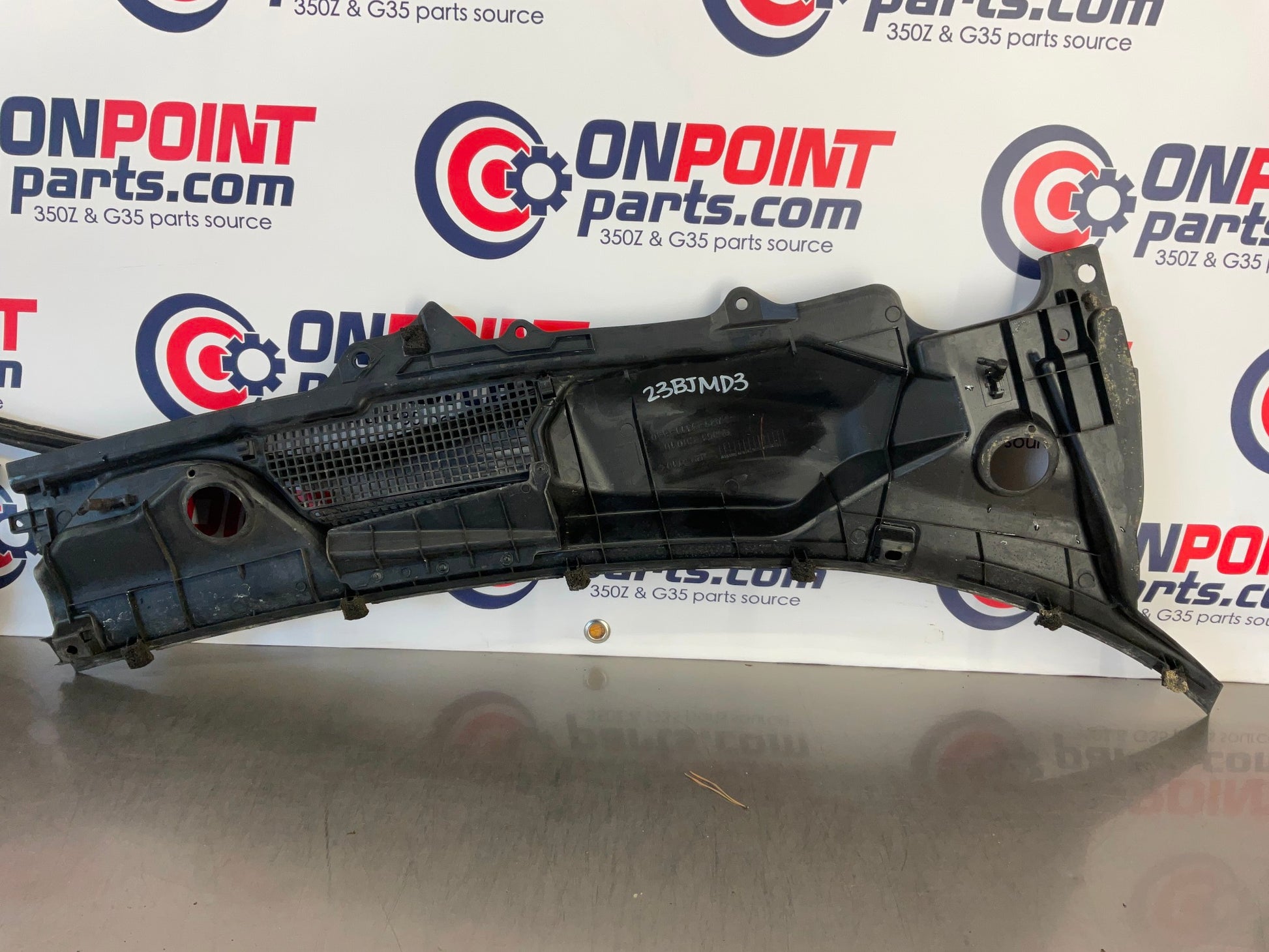2008 Nissan 350Z Windshield Hood Cowl 66863 66862 OEM 23BJMD3 - On Point Parts Inc