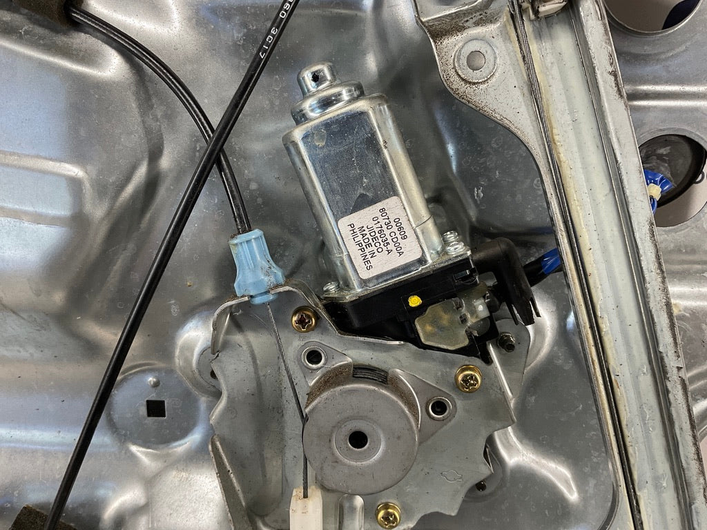 2003 Infiniti G35 Passenger Right Window Regulator Motor Assembly OEM 13BEWE3 - On Point Parts Inc