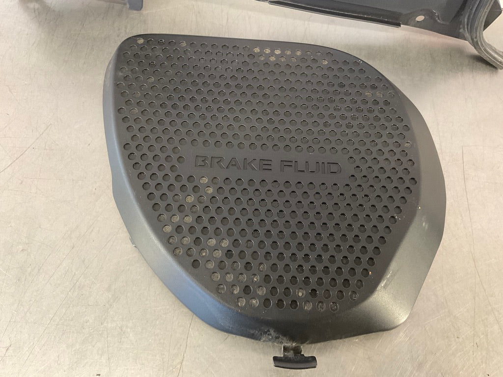 2006 Nissan 350Z Brake Fluid Cover Bezel Trim 65275 64895 OEM 21BJFD3 - On Point Parts Inc