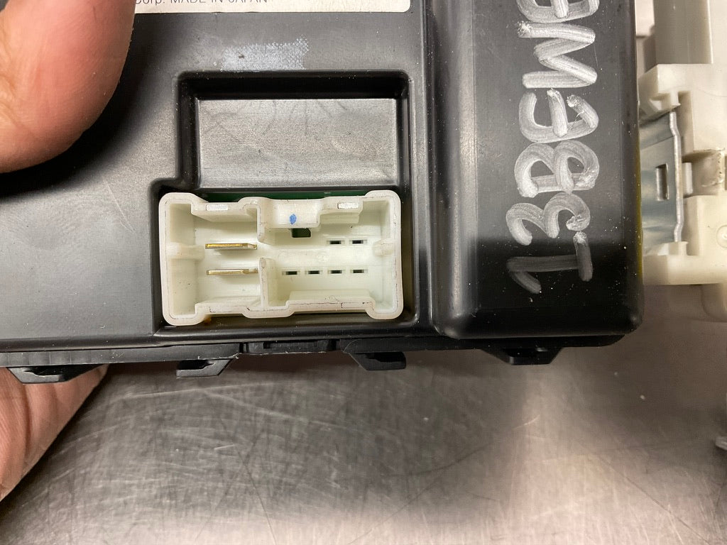 2003 Infiniti G35 Manual BCM Body Control Module 284B1-AM821 OEM 13BEWEC - On Point Parts Inc